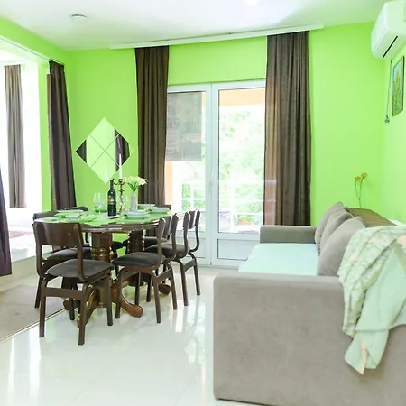 Misljenovic, U Centru Sokobanje, Na Pesackoj Zoni