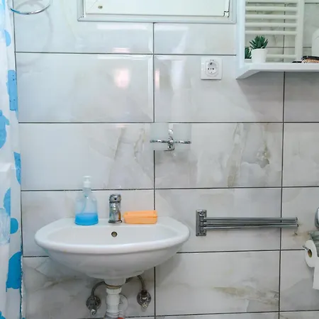 Misljenovic, U Centru Sokobanje, Na Pesackoj Zoni Sokobanja