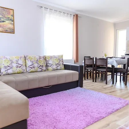 Misljenovic, U Centru Sokobanje, Na Pesackoj Zoni